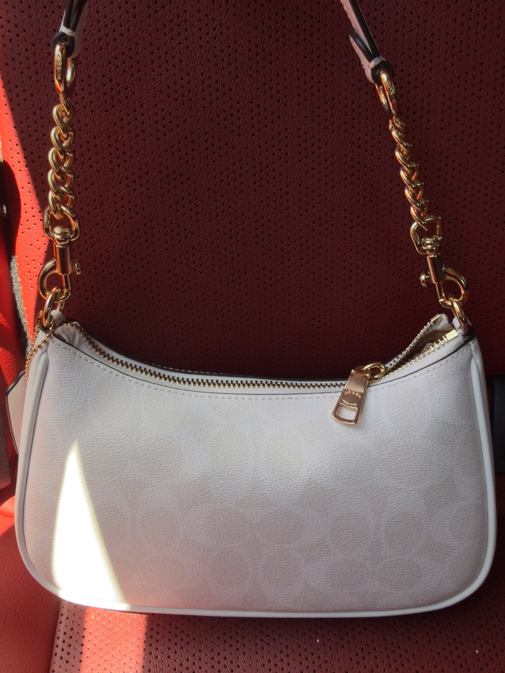 COACH Teri White Shoulder Bag with Gold-Tone Chain Strap - Picture 3 of 5